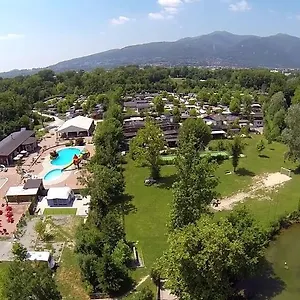 Hotel Holiday Chalets Camping Class, Erba