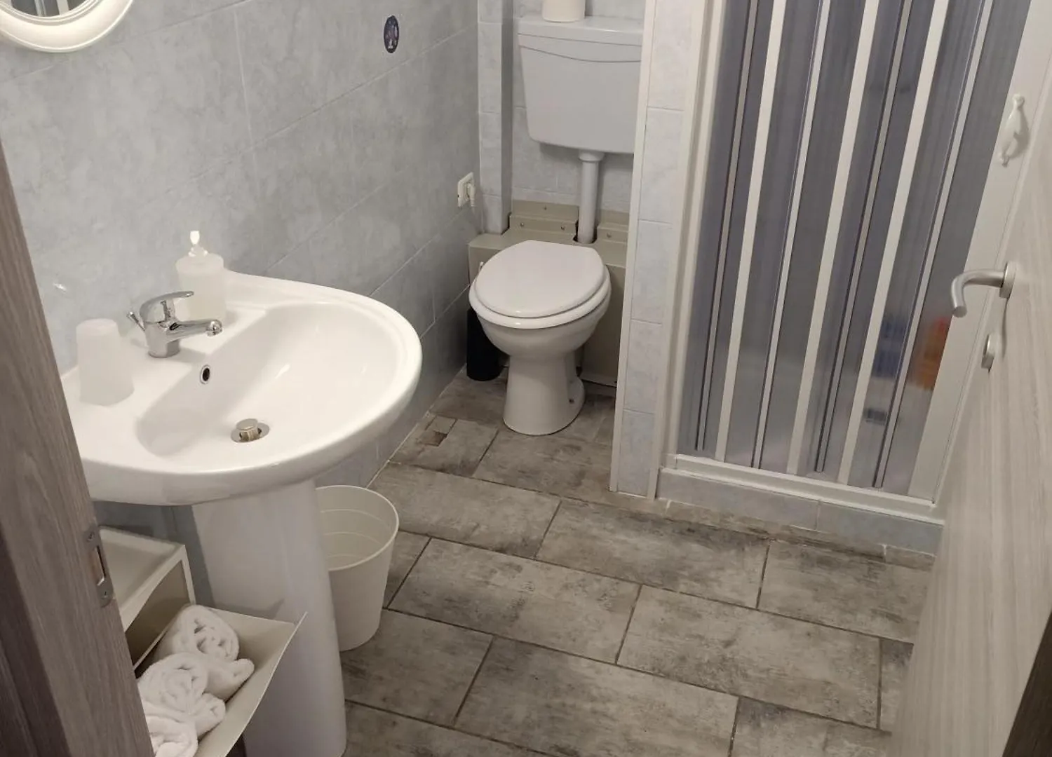 Airport Boulevard Guesthouse Grassobbio 0*,  Italy